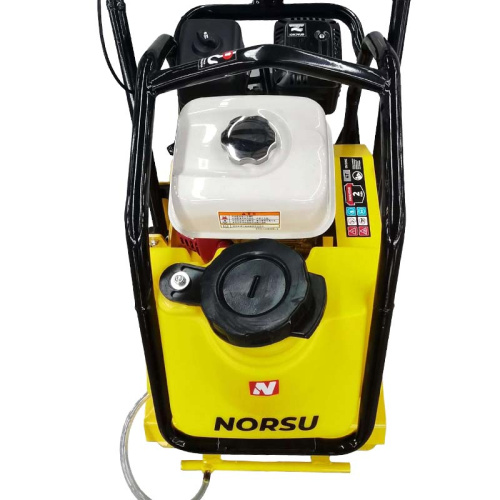 Виброплита бензиновая прямоходная NORSU RF-110TH (колесный комплект, бак для воды) по ценам производителя в Екатеринбурге с доставкой по всей России