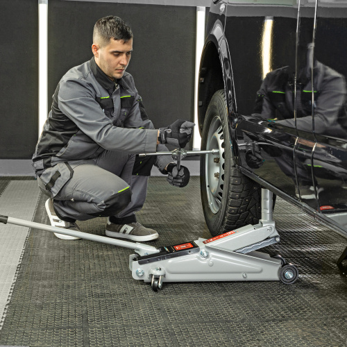 Домкрат гидравлический подкатной, 3 т, высота подъема 150-530 мм Matrix по ценам производителя в Екатеринбурге с доставкой по всей России