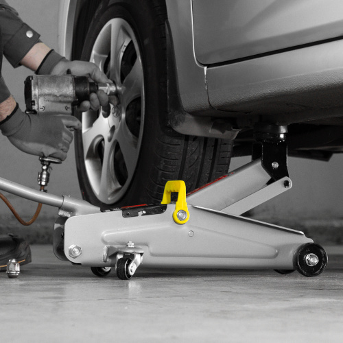 Домкрат гидравлический подкатной, 2 т, высота подъема 135-385 мм, в пластиковый кейсе Matrix по ценам производителя в Екатеринбурге с доставкой по всей России