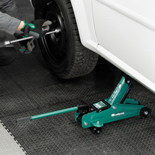 Домкрат гидравлический подкатной, 2 т, 135-320 мм, в пласт. кейсе Сибртех по ценам производителя в Екатеринбурге с доставкой по всей России