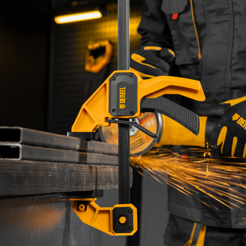 Струбцина F-образная, быстрозажимная, 450 х 80 мм, усиленный нейлоновый корпус Denzel по ценам производителя в Екатеринбурге с доставкой по всей России