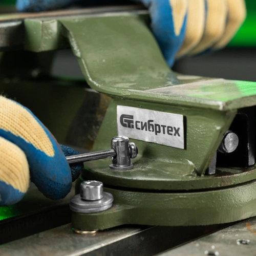 Тиски слесарные, 100 мм, стальные, поворотные Сибртех по ценам производителя в Екатеринбурге с доставкой по всей России