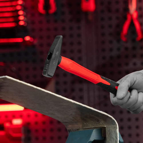 Молоток слесарный optimal, 300 г, фибергласовая обрезиненная рукоятка, квадратный боек Matrix по ценам производителя в Екатеринбурге с доставкой по всей России