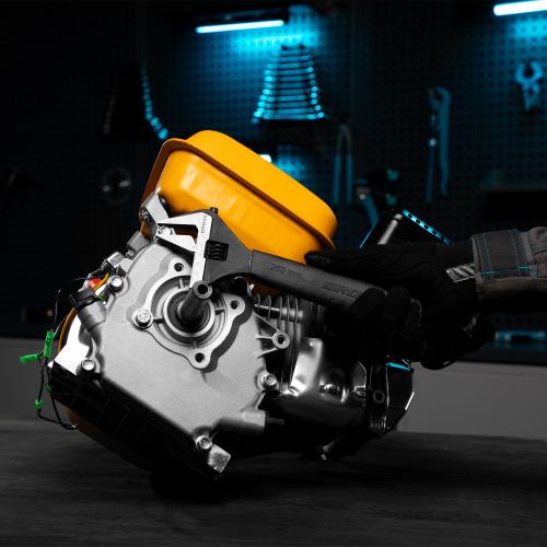 Ключ разводной, 250 мм, CrV, тонкие губки, защитные насадки Gross по ценам производителя в Екатеринбурге с доставкой по всей России