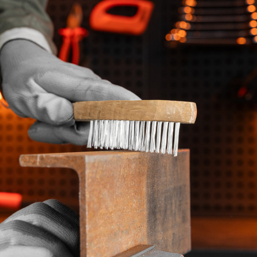 Щетка пятирядная металлическая с деревянной ручкой Sparta по ценам производителя в Екатеринбурге с доставкой по всей России