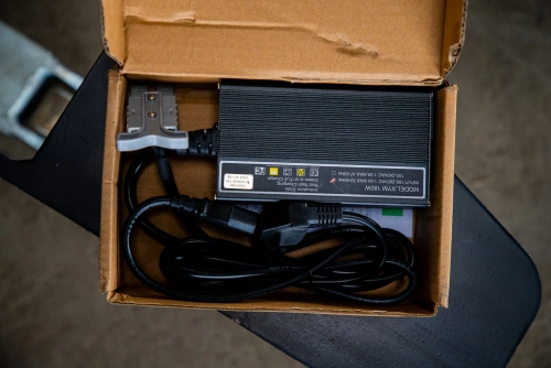 Штабелер самоподъемный 0,5 т 1,5 м TOR CDD05Z с электроподъемом купить в Москве с доставкой по всей России | ProtosMarket.ru