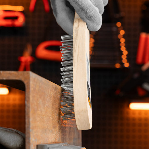 Щетка четырехрядная металлическая с деревянной ручкой Sparta по ценам производителя в Екатеринбурге с доставкой по всей России