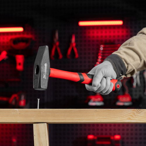 Молоток слесарный, 1000 г, фибергласовая обрезиненная рукоятка Matrix по ценам производителя в Екатеринбурге с доставкой по всей России