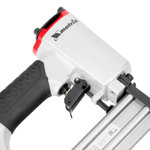 Нейлер пневматический для гвоздей от 10 до 32 мм Matrix по ценам производителя в Екатеринбурге с доставкой по всей России