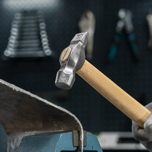 Молоток слесарный, 400 г, круглый боек, деревянная рукоятка по ценам производителя в Екатеринбурге с доставкой по всей России