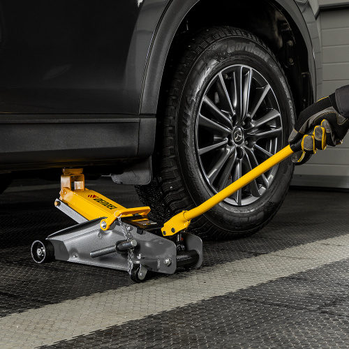 Домкрат гидравлический подкатной с фиксатором, 2,8 т, 135-385 мм, в кейсе Denzel по ценам производителя в Екатеринбурге с доставкой по всей России