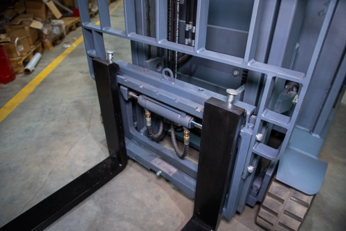 Погрузчик электрический трехопорный XILIN 1,5 т 3,5 м CPD15S-E сайдшифт купить в Москве с доставкой по всей России | ProtosMarket.ru