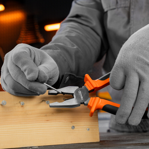 Плоскогубцы комбинированные Comfort, 200 мм, шлифованные, двухкомпонентные рукоятки Sparta по ценам производителя в Екатеринбурге с доставкой по всей России