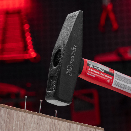 Молоток слесарный, 400 г, фибергласовая обрезиненная рукоятка Matrix по ценам производителя в Екатеринбурге с доставкой по всей России