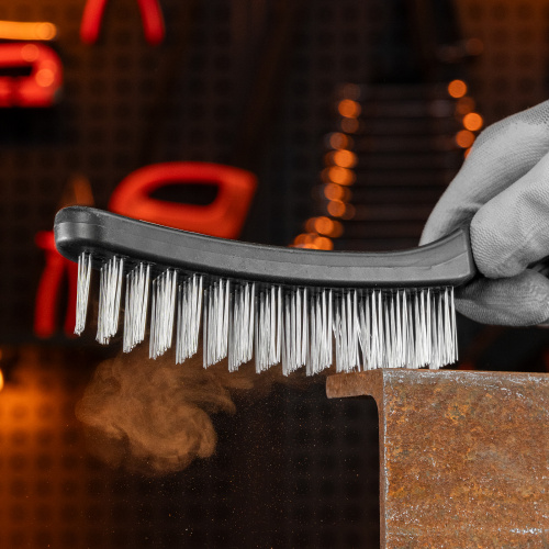 Щетка четырехрядная металлическая с пластмассовой ручкой Sparta по ценам производителя в Екатеринбурге с доставкой по всей России