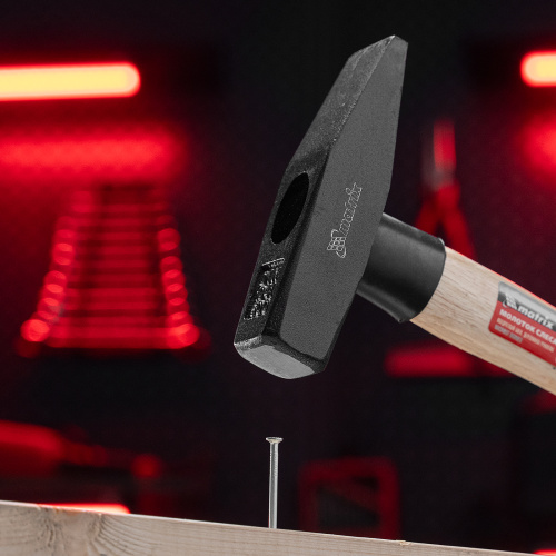 Молоток слесарный, 500 г, квадратный боек, деревянная рукоятка Matrix по ценам производителя в Екатеринбурге с доставкой по всей России