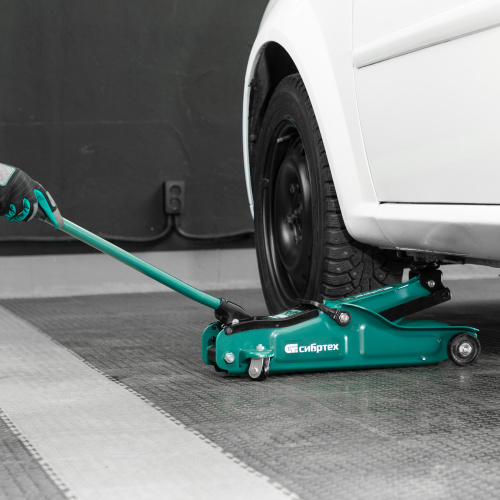 Домкрат гидравлический подкатной, 2 т, 85-330 мм, низкий подхват, в пласт. кейсе Сибртех по ценам производителя в Екатеринбурге с доставкой по всей России