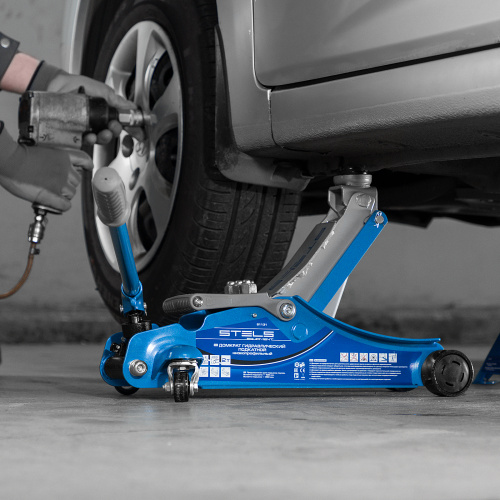 Домкрат гидравлический подкатной, поворотная рукоятка, 2 т, Low Profile, 100-350 мм Stels по ценам производителя в Екатеринбурге с доставкой по всей России