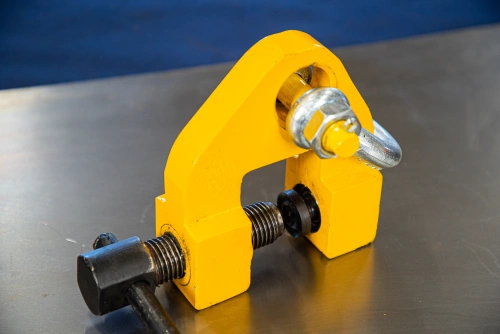 Захват струбцинный вертикальный ZSV (г/п 1,5 т, лист 0-35мм) по ценам производителя в Екатеринбурге с доставкой по всей России