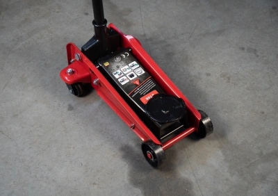 Домкрат подкатной TOR 3,0 т 140-432MM LT-FJ830003A-19 по ценам производителя в Екатеринбурге с доставкой по всей России