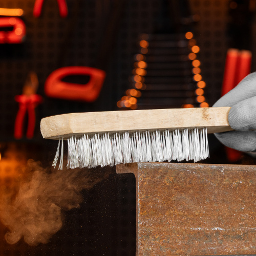 Щетка пятирядная металлическая с деревянной ручкой Sparta по ценам производителя в Екатеринбурге с доставкой по всей России