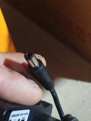 Зарядное устройство HB-090100 для тележек CW 9V/1A (Charger) горизонтальное по ценам производителя в Екатеринбурге с доставкой по всей России