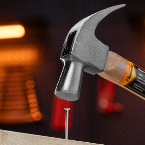 Молоток-гвоздодер, 225 г, боек 22 мм, деревянная рукоятка Sparta по ценам производителя в Екатеринбурге с доставкой по всей России