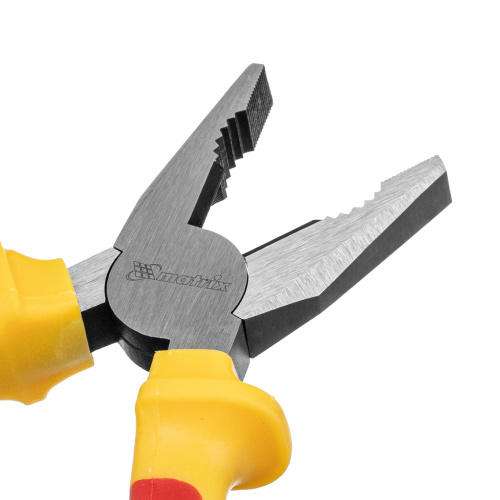 Плоскогубцы комбинированные Insulated, 200 мм, двухкомпонентные рукоятки Matrix Professional по ценам производителя в Екатеринбурге с доставкой по всей России