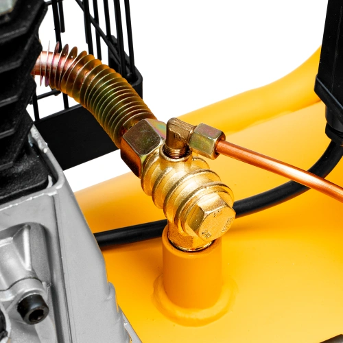 Компрессор воздушный BCI2300/100, ременный привод, 2.3 кВт, 100 литров, 400 л/мин Denzel по ценам производителя в Екатеринбурге с доставкой по всей России