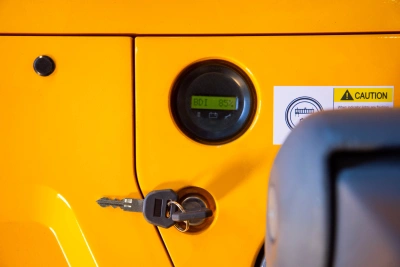 Штабелер самоходный 1,5 т 5,6 м XILIN CDDK15-III 24/200 В/Ач (с платформой) по ценам производителя в Екатеринбурге с доставкой по всей России