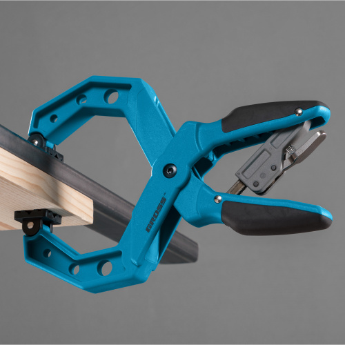 Струбцина клещеобразная 4, пластиковый корпус, храповой механизм жесткой фиксации, 100 мм Gross по ценам производителя в Екатеринбурге с доставкой по всей России