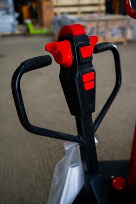 Штабелер самоподъемный 0,5 т 1,5 м TOR CDD05B самоходный по ценам производителя в Екатеринбурге с доставкой по всей России