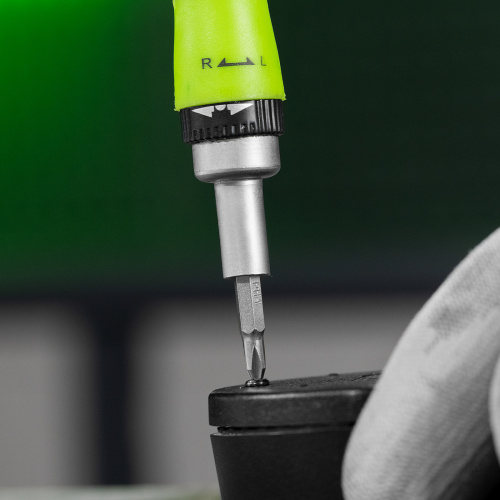 Отвертка реверсивная для точных работ с набором бит и торцевых головок, 32 предмета, CrV Сибртех по ценам производителя в Екатеринбурге с доставкой по всей России