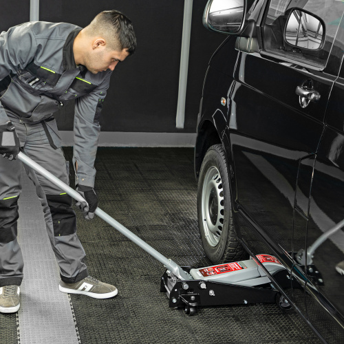 Домкрат гидравлический подкатной, 3 т, высота подъема 140-520 мм Matrix по ценам производителя в Екатеринбурге с доставкой по всей России