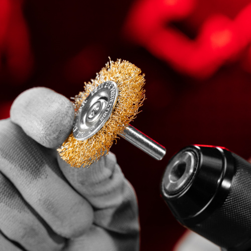 Щетка для дрели, 50 мм, плоская со шпилькой, латунированная витая проволока Matrix по ценам производителя в Екатеринбурге с доставкой по всей России