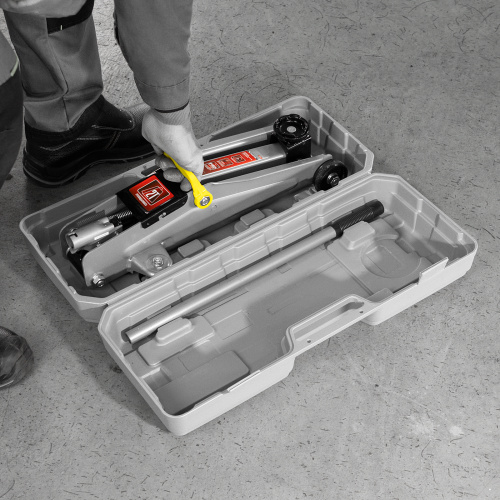 Домкрат гидравлический подкатной, 2 т, высота подъема 135-385 мм, в пластиковый кейсе Matrix по ценам производителя в Екатеринбурге с доставкой по всей России