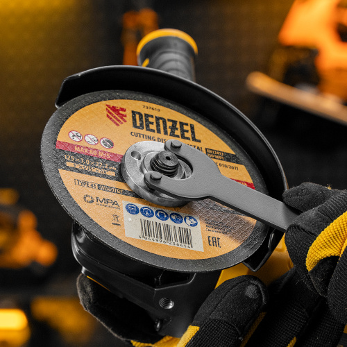 Машина шлифовальная угловая AG125-1500, 1500 Вт, 125 мм, 3000-11000 об/мин Denzel по ценам производителя в Екатеринбурге с доставкой по всей России