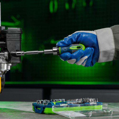 Отвертки реверсивные с набором бит и торцевыми головками, 41 шт, CrV Сибртех по ценам производителя в Екатеринбурге с доставкой по всей России