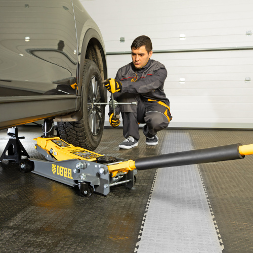 Домкрат гидравлический подкатной, 2/3 т, 98-770 мм, быстрый подъем, низ. подхват, проф, SUV Denzel по ценам производителя в Екатеринбурге с доставкой по всей России