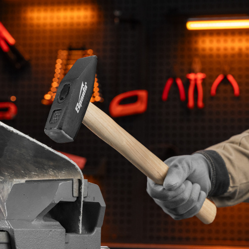 Молоток слесарный, 1000 г, квадратный боек, деревянная рукоятка Sparta по ценам производителя в Екатеринбурге с доставкой по всей России