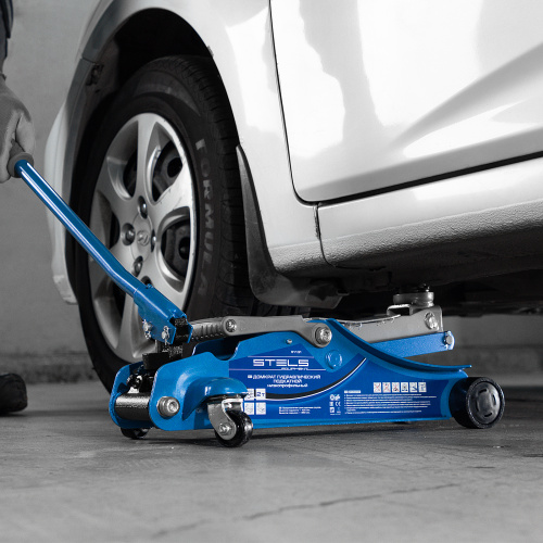 Домкрат гидравлический подкатной, поворотная рукоятка, 2 т, Low Profile, 100-350 мм Stels по ценам производителя в Екатеринбурге с доставкой по всей России