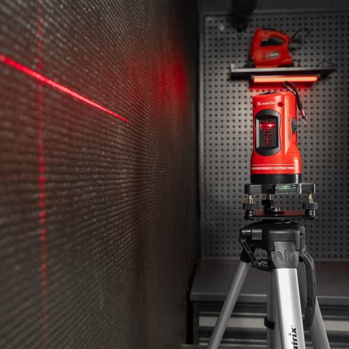 Лазерный уровень самовыравнивающийся, 150 мм, штатив 1150 мм, набор в пластиковом кейсе Matrix по ценам производителя в Екатеринбурге с доставкой по всей России