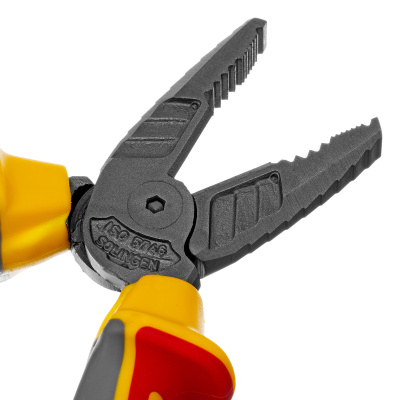 Плоскогубцы комбинированные, диэлектрические трехкомпонентные рукоятки до 1000 В, 180 мм Denzel по ценам производителя в Екатеринбурге с доставкой по всей России