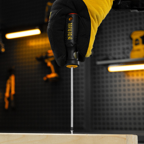 Отвертка, PH0х100 мм, S2, 3к рукоятка Denzel по ценам производителя в Екатеринбурге с доставкой по всей России