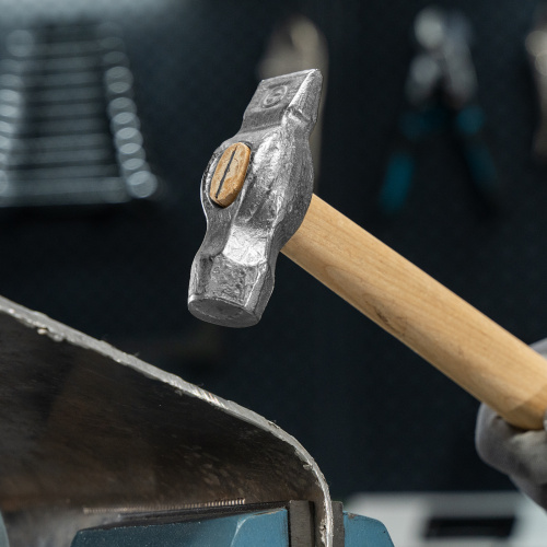 Молоток слесарный, 500 г, круглый боек, деревянная рукоятка по ценам производителя в Екатеринбурге с доставкой по всей России