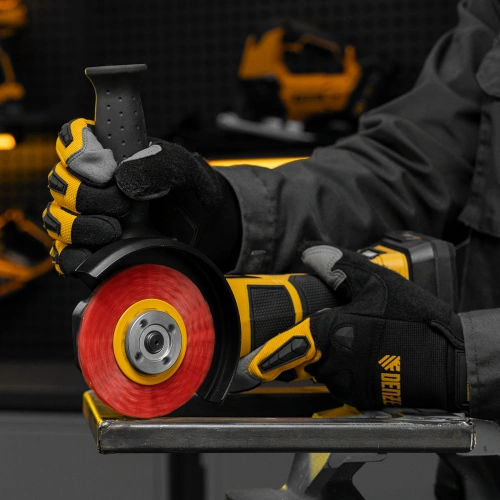 Щетка для УШМ, 100 мм, Плоская, нейлоновая щетина, посадка 22,2 мм Denzel по ценам производителя в Екатеринбурге с доставкой по всей России