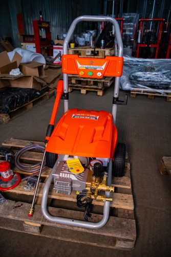 Мойка высокого давления с пистолетом 175 бар 3 кВт 220В  TOR EW 175-15 по ценам производителя в Екатеринбурге с доставкой по всей России