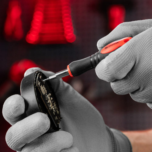 Отвертка для точных работ с насадками Fusion, 22 предмета, в пластиковом пенале Matrix по ценам производителя в Екатеринбурге с доставкой по всей России