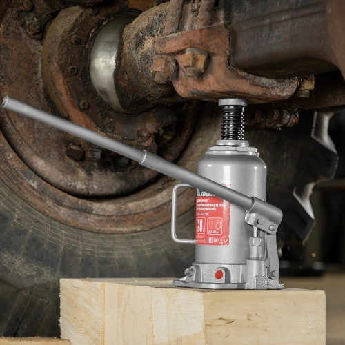 Домкрат гидравлический бутылочный, 20 т, высота подъема 242-452 мм Matrix по ценам производителя в Екатеринбурге с доставкой по всей России