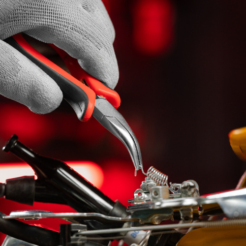 Длинногубцы изогнутые Mini, 130 мм, никелированные, авторазжим, двухкомпонентные рукоятки Matrix по ценам производителя в Екатеринбурге с доставкой по всей России